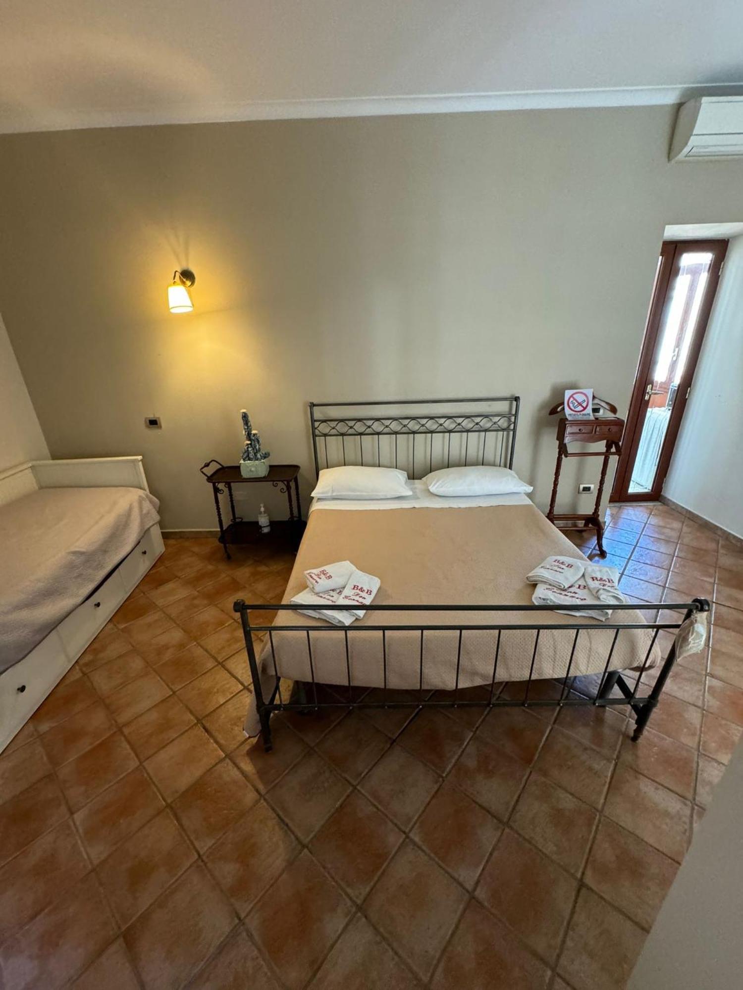 Bed and Breakfast Beb Don Gennaro Neapel Exterior foto
