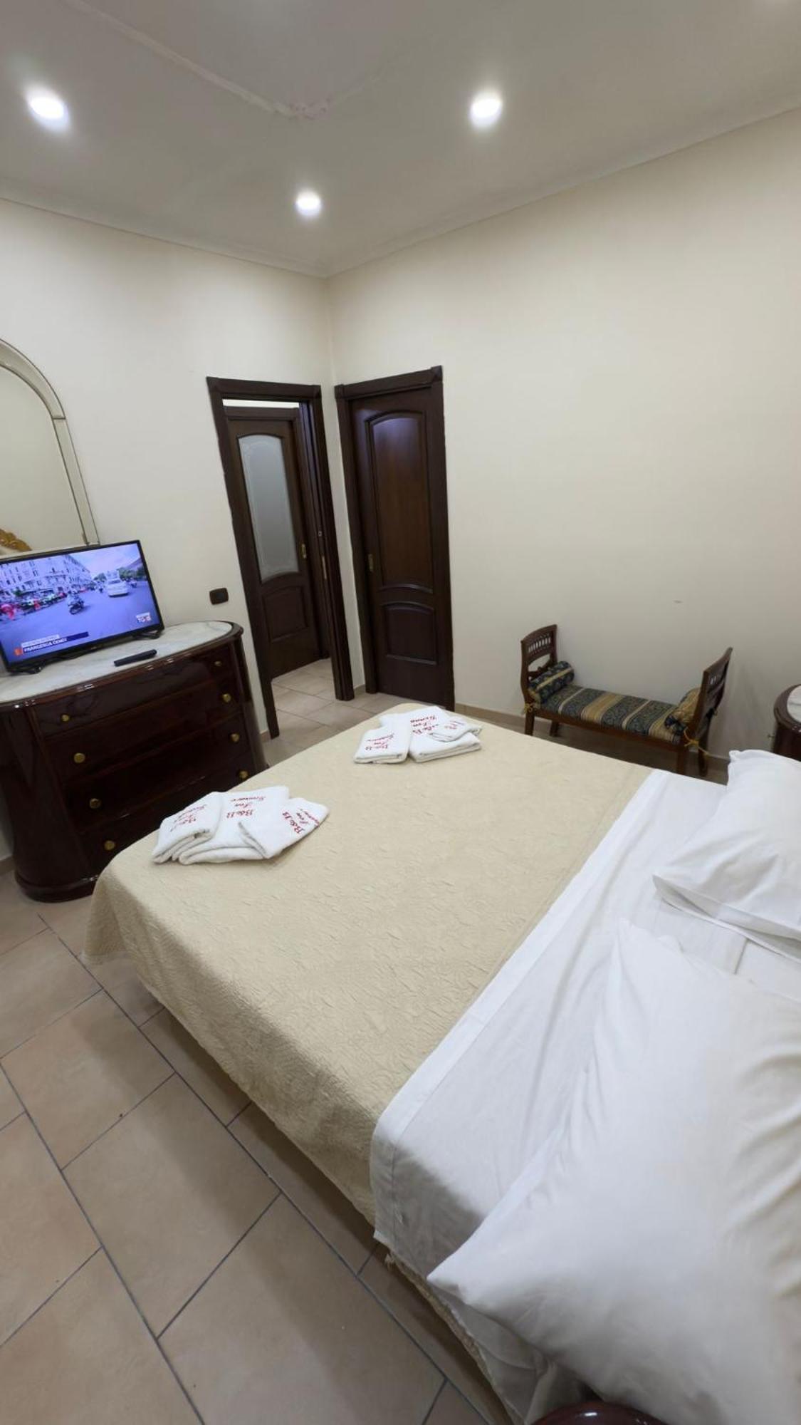 Bed and Breakfast Beb Don Gennaro Neapel Exterior foto
